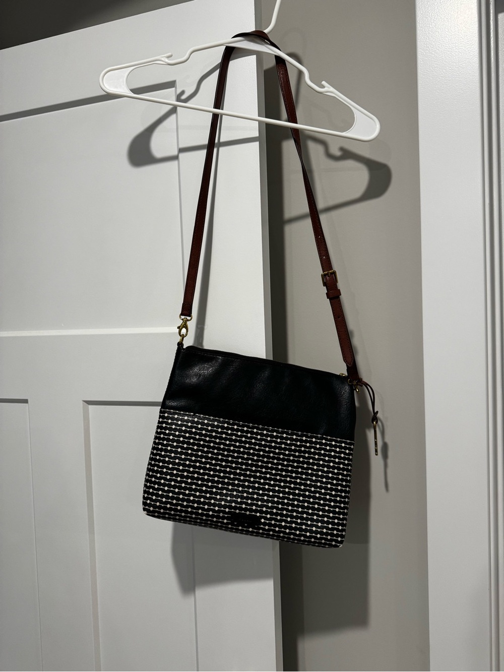 Fossil Black & White Patterned Leather Crossbody Purse Adjustable Strap